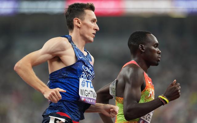 (250918) -- TOKYO, Sept. 18, 2025 (Xinhua) -- Jake Wightman (L) of Britain and Reynold Cheruiyot of Kenya compete during the men's 1500m final at the 2025 World Athletics Championships in Tokyo, Japan, Sept. 17, 2025. (Xinhua/Jiang Han)