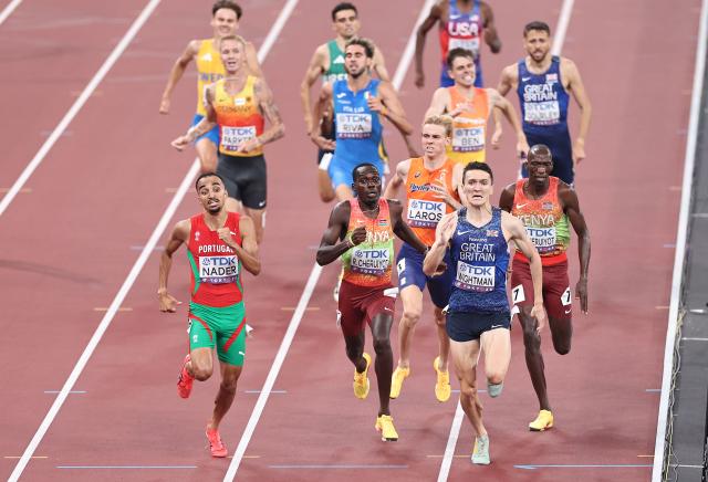 (250918) -- TOKYO, Sept. 18, 2025 (Xinhua) -- Isaac Nader (bottom L) of Portugal, Jake Wightman (bottom R) of Britain and Reynold Cheruiyot (bottom C) of Kenya compete during the men's 1500m final at the 2025 World Athletics Championships in Tokyo, Japan, Sept. 17, 2025. (Xinhua/Jia Haocheng)