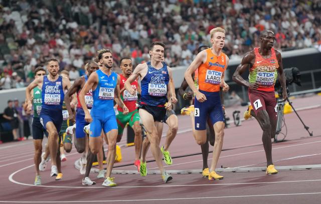 (250918) -- TOKYO, Sept. 18, 2025 (Xinhua) -- Jake Wightman (3rd R) of Britain competes during the men's 1500m final at the 2025 World Athletics Championships in Tokyo, Japan, Sept. 17, 2025. (Xinhua/Lui Siu Wai)