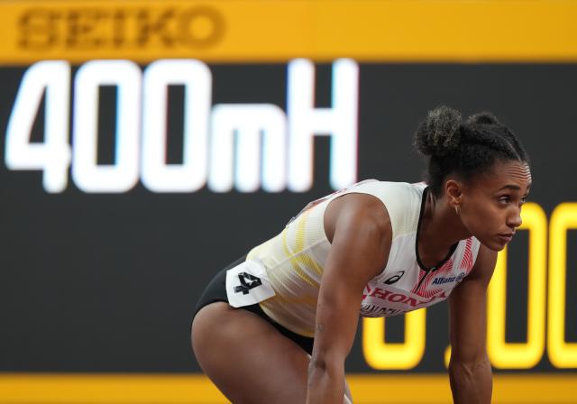 (250918) -- TOKYO, Sept. 18, 2025 (Xinhua) -- Naomi Van Den Broeck of Belgium reacts before the women's 400m hurdles semifinal at the 2025 World Athletics Championships in Tokyo, Japan, Sept. 17, 2025. (Xinhua/Jiang Han)