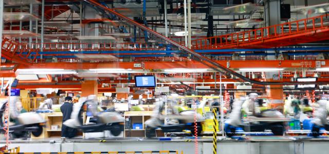 (250918) -- BEIJING, Sept. 18, 2025 (Xinhua) -- This photo shows the production line of YADEA at the electric scooter industrial park in Xishan District, Wuxi, east China's Jiangsu Province, Sept. 16, 2025.
  (Xinhua/Liu Jiaqi)