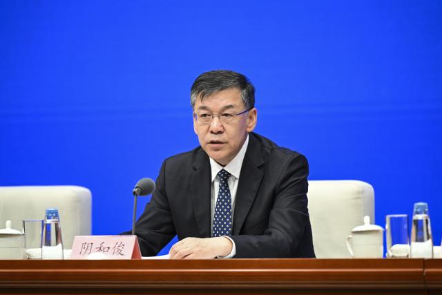 (250918) -- BEIJING, Sept. 18, 2025 (Xinhua) -- Chinese Minister of Science and Technology Yin Hejun speaks during a press conference held by the State Council Information Office (SCIO) on science, technology and innovation achievements in the 14th Five-Year Plan period (2021-2025) in Beijing, capital of China, Sept. 18, 2025. (Xinhua/Chen Yehua)