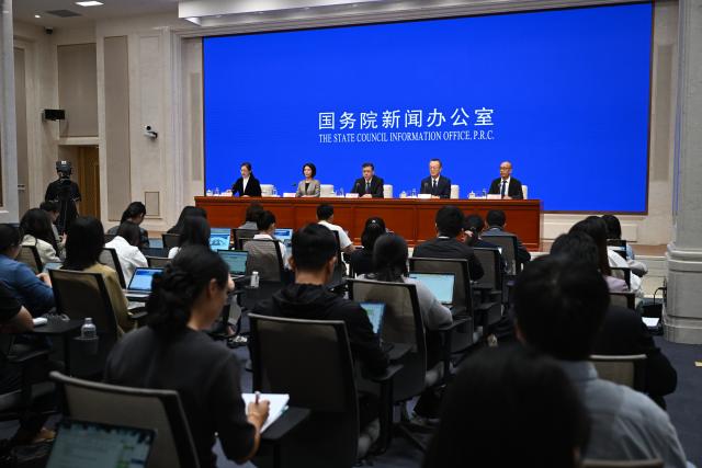 (250918) -- BEIJING, Sept. 18, 2025 (Xinhua) -- Chinese Minister of Science and Technology Yin Hejun, vice ministers of Science and Technology Long Teng, Lin Xin and Qiu Yong attend a press conference held by the State Council Information Office (SCIO) on science, technology and innovation achievements in the 14th Five-Year Plan period (2021-2025) in Beijing, capital of China, Sept. 18, 2025. (Xinhua/Chen Yehua)