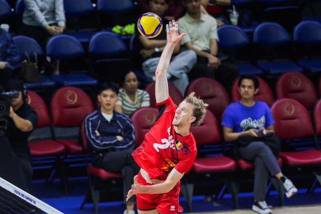 (250918) -- QUEZON CITY, Sept. 18, 2025 (Xinhua) -- Ferre Reggers of Belgium competes during the pool F match between Belgium and Algeria at the FIVB Men's World Championship 2025 in Quezon City, the Philippines, on Sept. 18, 2025. (Xinhua/Rouelle Umali)