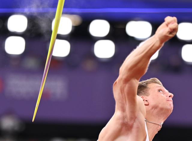 (250918) -- TOKYO, Sept. 18, 2025 (Xinhua) -- Dawid Wegner of Poland competes during the men's javelin throw final at the 2025 World Athletics Championships in Tokyo, Japan, Sept. 18, 2025. (Xinhua/Song Yanhua)