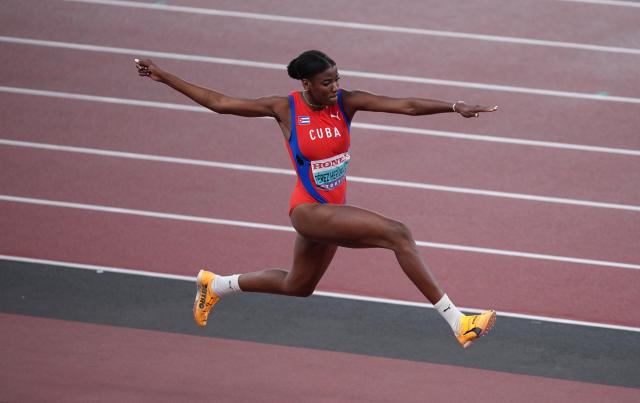 (250918) -- TOKYO, Sept. 18, 2025 (Xinhua) -- Leyanis Perez Hernandez of Cuba competes during the women's triple jump final at the 2025 World Athletics Championships in Tokyo, Japan, Sept. 18, 2025. (Xinhua/Ju Huanzong)
