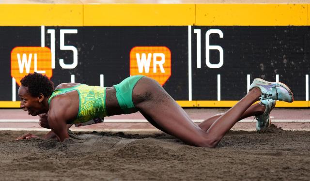 (250918) -- TOKYO, Sept. 18, 2025 (Xinhua) -- Saly Sarr of Senegal competes during the women's triple jump final at the 2025 World Athletics Championships in Tokyo, Japan, Sept. 18, 2025. (Xinhua/Jia Haocheng)