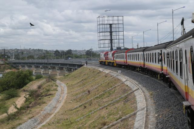 (250918) -- MOMBASA, Sept. 18, 2025 (Xinhua) -- A meter-gauge commuter train is pictured in Mombasa, Kenya, on Sept. 17, 2025. Kenyan President William Ruto on Wednesday commissioned the Mombasa commuter railway service that will link downtown sections of the port city to a Standard Gauge Railway (SGR) terminus, which will ease the mobility of passengers and goods.
   TO GO WITH "Kenya commissions commuter rail service to ease mobility in port city of Mombasa" (Xinhua/Yang Guang)