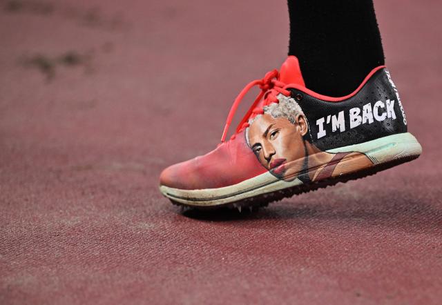 (250918) -- TOKYO, Sept. 18, 2025 (Xinhua) -- The shoe of Venezuela's Yulimar Rojas is seen during the women's triple jump final at the 2025 World Athletics Championships in Tokyo, Japan, Sept. 18, 2025. (Xinhua/Song Yanhua)