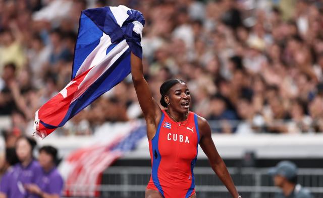 (250918) -- TOKYO, Sept. 18, 2025 (Xinhua) -- Leyanis Perez Hernandez of Cuba celebrates after the women's triple jump final at the 2025 World Athletics Championships in Tokyo, Japan, Sept. 18, 2025. (Xinhua/Jia Haocheng)