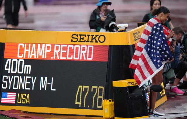 (250918) -- TOKYO, Sept. 18, 2025 (Xinhua) -- Gold medalist Sydney Mclaughlin-Levrone of the United States celebrates after the women's 400m final at the 2025 World Athletics Championships in Tokyo, Japan, Sept. 18, 2025. (Xinhua/Ju Huanzong)