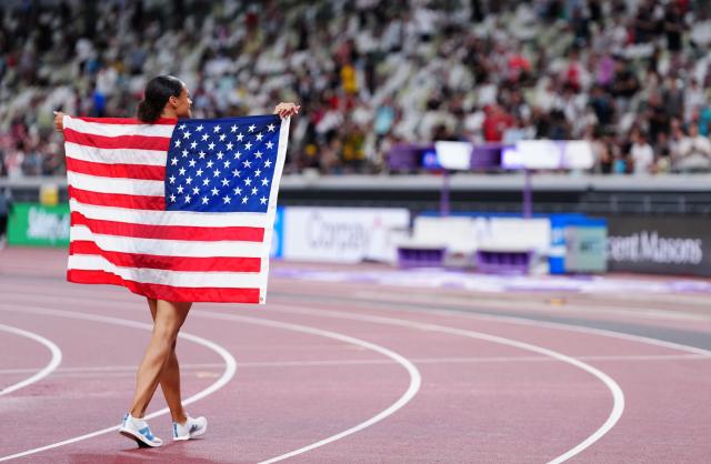 (250918) -- TOKYO, Sept. 18, 2025 (Xinhua) -- Gold medalist Sydney Mclaughlin-Levrone of the United States celebrates after the women's 400m final at the 2025 World Athletics Championships in Tokyo, Japan, Sept. 18, 2025. (Xinhua/Jia Haocheng)