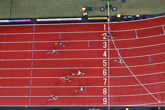 (250918) -- TOKYO, Sept. 18, 2025 (Xinhua) -- Busang Collen Kebinatshipi (R) of Botswana competes during the men's 400M final at the 2025 World Athletics Championships in Tokyo, Japan, Sept. 18, 2025. (Xinhua/Li Gang)