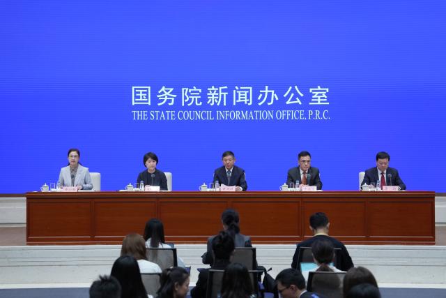 (250919) -- BEIJING, Sept. 19, 2025 (Xinhua) -- Chinese Minister of Ecology and Environment Huang Runqiu attends a press conference held by the State Council Information Office (SCIO) on promoting high-quality development through high-level ecological and environmental protection in Beijing, capital of China, Sept. 19, 2025. (Xinhua/Cai Yang)
