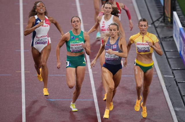 (250919) -- TOKYO, Sept. 19, 2025 (Xinhua) -- Georgia Hunter Bell (2nd R) of Britain, Gabija Galvydyte (1st R) of Lithuania and Claudia Hollingsworth (2nd L) of Australia compete during the women's 800M heat at the 2025 World Athletics Championships in Tokyo, Japan, Sept. 18, 2025. (Xinhua/Lui Siu Wai)
