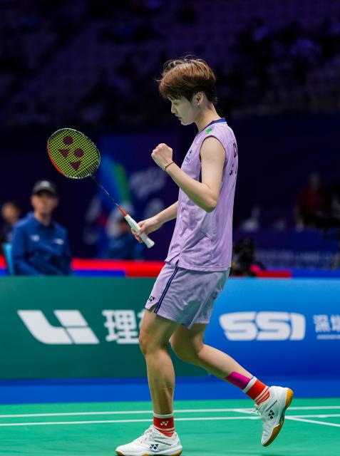 (250919) -- SHENZHEN, Sept. 19, 2025 (Xinhua) -- Chen Yufei of China celebrates scoring during the women's singles quarterfinal match against Han Yue of China at the China Masters 2025 in Shenzhen, south China's Guangdong Province, Sept. 19, 2025. (Xinhua/Sun Fei)