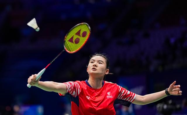 (250919) -- SHENZHEN, Sept. 19, 2025 (Xinhua) -- Han Yue of China hits a return during the women's singles quarterfinal match against Chen Yufei of China at the China Masters 2025 in Shenzhen, south China's Guangdong Province, Sept. 19, 2025. (Xinhua/Sun Fei)