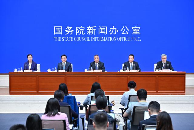 (250919) -- BEIJING, Sept. 19, 2025 (Xinhua) -- The State Council Information Office (SCIO) holds a press conference to release the white paper titled "CPC Guidelines for Governing Xinjiang in the New Era: Practice and Achievements" in Beijing, capital of China, Sept. 19, 2025. (Xinhua/Li Xin)
