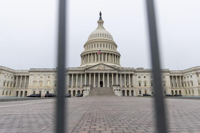 (250930) -- WASHINGTON, Sept. 30, 2025 (Xinhua) -- The U.S. Capitol building is seen in Washington D.C., the United States, on Sept. 30, 2025. The federal government will shut down at 12:01 a.m. Wednesday unless the U.S. Congress approves a federal spending bill in the next few hours. (Xinhua/Hu Yousong)