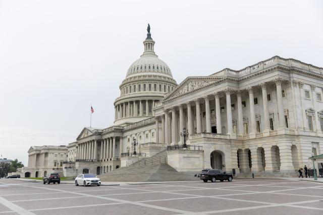 (250930) -- WASHINGTON, Sept. 30, 2025 (Xinhua) -- The U.S. Capitol building is seen in Washington D.C., the United States, on Sept. 30, 2025. The federal government will shut down at 12:01 a.m. Wednesday unless the U.S. Congress approves a federal spending bill in the next few hours. (Xinhua/Hu Yousong)