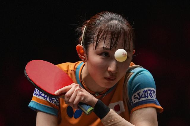 (251002) -- BEIJING, Oct. 2, 2025 (Xinhua) -- Hayata Hina of Japan serves during the women's singles round of 16 match against Wang Manyu of China at 2025 World Table Tennis (WTT) China Smash in Beijing, China, Oct. 2, 2025. (Xinhua/Ju Huanzong)