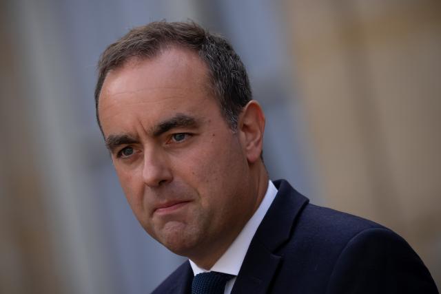 (251006) -- PARIS, Oct. 6, 2025 (Xinhua) -- This file photo taken on Sept. 10, 2025 shows Sebastien Lecornu in Paris, France. French President Emmanuel Macron on Monday morning accepted the resignation of Prime Minister Sebastien Lecornu, the presidency announced. (Photo by Aurelien Morissard/Xinhua)