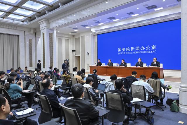 (251011) -- BEIJING, Oct. 11, 2025 (Xinhua) -- Ni Hong, China's minister of housing and urban-rural development, and Dong Jianguo, Qin Haixiang and Li Xiaolong, all vice ministers of housing and urban-rural development, attend a press conference held by the State Council Information Office (SCIO) on achievements in high-quality housing and urban-rural development during the 14th Five-Year Plan period (2021-2025) in Beijing, capital of China, Oct. 11, 2025. (Xinhua/Li Xin)