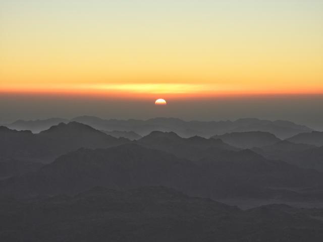 (251012) -- SINAI PENINSULA, Oct. 12, 2025 (Xinhua) -- This photo taken from Mount Sinai on Oct. 11, 2025 shows the scenery at sunrise in the Sinai Peninsula, Egypt. (Photo by Liu Minhao/Xinhua)