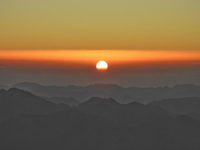 (251012) -- SINAI PENINSULA, Oct. 12, 2025 (Xinhua) -- This photo taken from Mount Sinai on Oct. 11, 2025 shows the scenery at sunrise in the Sinai Peninsula, Egypt. (Photo by Liu Minhao/Xinhua)