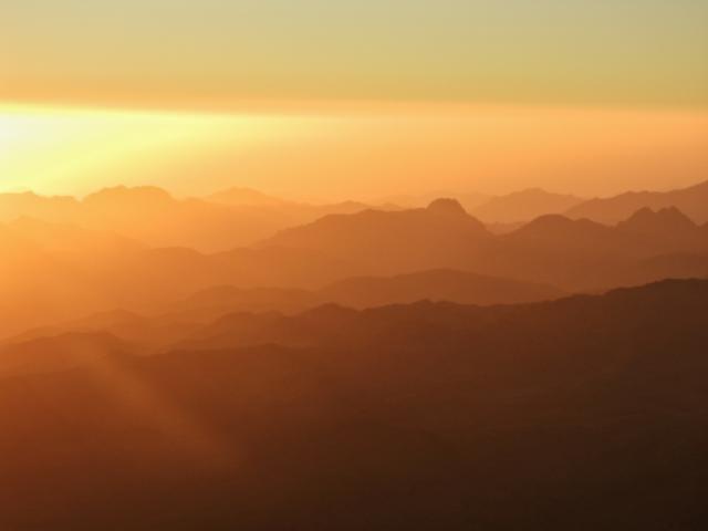 (251012) -- SINAI PENINSULA, Oct. 12, 2025 (Xinhua) -- This photo taken from Mount Sinai on Oct. 11, 2025 shows the scenery at sunrise in the Sinai Peninsula, Egypt. (Photo by Liu Minhao/Xinhua)