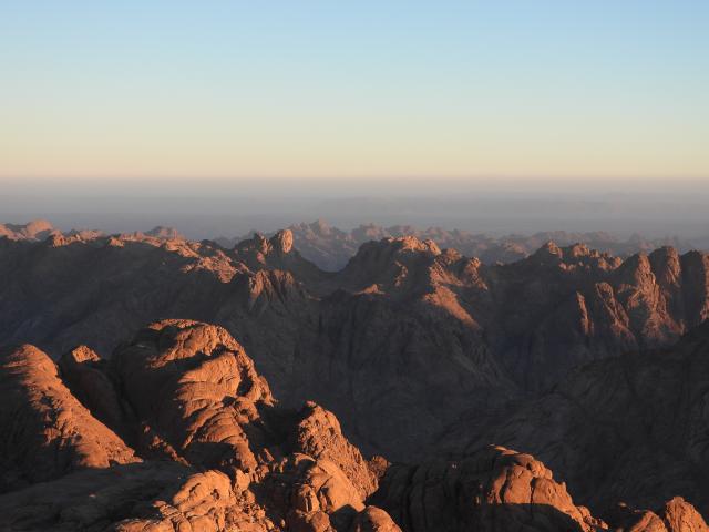 (251012) -- SINAI PENINSULA, Oct. 12, 2025 (Xinhua) -- This photo taken from Mount Sinai on Oct. 11, 2025 shows the scenery at sunrise in the Sinai Peninsula, Egypt. (Photo by Liu Minhao/Xinhua)