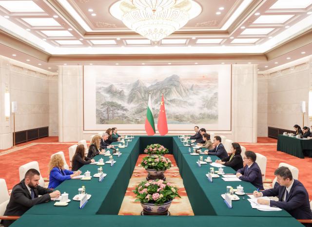 (251013) -- BEIJING, Oct. 13, 2025 (Xinhua) -- Chinese Vice President Han Zheng meets with Bulgarian Vice President Iliana Iotova, who is here for the Global Leaders' Meeting on Women, in Beijing, capital of China, Oct. 13, 2025. (Xinhua/Ding Lin)