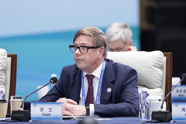 (251013) -- BEIJING, Oct. 13, 2025 (Xinhua) -- A representative from Finland attends the plenary meeting of the Global Leaders' Meeting on Women in Beijing, capital of China, Oct. 13, 2025. (Xinhua/Zhang Yuwei)