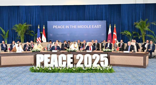 (251013) -- SHARM EL-SHEIKH(EGYPT), Oct. 13, 2025 (Xinhua) -- Egyptian President Abdel Fattah al-Sisi (2nd L, front), U.S. President Donald Trump (2nd R, front), Turkish President Recep Tayyip Erdogan (1st R, front), and the Emir of Qatar, Sheikh Tamim bin Hamad Al Thani  (1st L, front) attend the signing of a document to support Gaza ceasefire deal during a summit on Gaza ceasefire held in Sharm el-Sheikh, Egypt, Oct. 13, 2025. A document to support the recently-reached Gaza ceasefire deal was signed here Monday by the deal's four mediators, though without the attendance of either Israel or Hamas. (Egyptian Presidency/Handout via Xinhua)