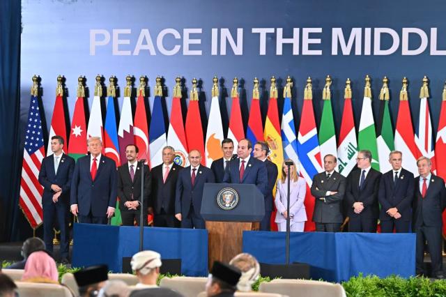 (251013) -- SHARM EL-SHEIKH(EGYPT), Oct. 13, 2025 (Xinhua) -- Egyptian President Abdel Fattah al-Sisi (C) addresses the summit on ending the Gaza war in Sharm el-Sheikh, Egypt, Oct. 13, 2025. A summit on ending the Gaza war kicked off here Monday, which witnessed the signing of the recently-reached ceasefire deal between Israel and Hamas. (Egyptian Presidency/Handout via Xinhua)