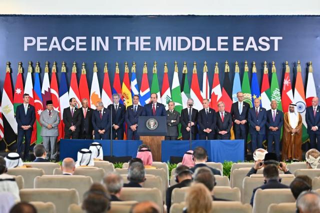 (251013) -- SHARM EL-SHEIKH(EGYPT), Oct. 13, 2025 (Xinhua) -- Egyptian President Abdel Fattah al-Sisi (C) addresses the summit on ending the Gaza war in Sharm el-Sheikh, Egypt, Oct. 13, 2025. A summit on ending the Gaza war kicked off here Monday, which witnessed the signing of the recently-reached ceasefire deal between Israel and Hamas. (Egyptian Presidency/Handout via Xinhua)