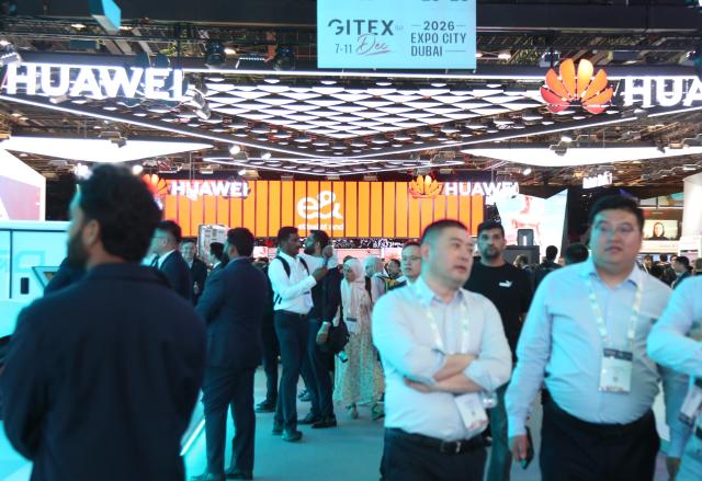 (251014) -- DUBAI, Oct. 14, 2025 (Xinhua) -- This photo taken on Oct. 13, 2025 shows a scene at the booth of Chinese tech company Huawei at the 45th edition of GITEX Global in Dubai, the United Arab Emirates. The 45th edition of GITEX Global, one of the world's most influential technology and artificial intelligence exhibitions, kicked off here on Monday, drawing over 6,800 tech companies and 2,000 startups from around 180 countries.
  Participants across fields such as artificial intelligence, the Internet of Things, big data, and digital governance are showcasing their latest innovations at the event.
  Some 300 Chinese tech companies, including China Mobile, China Electronics Corporation, ZTE, H3C, iFlytek, and Xpeng AEROHT, have drawn significant attention during the event with their innovative advancements in AI robotics, intelligent solutions, and flying cars, highlighting China's rapid ascent in the global technology landscape. (Xinhua/Wen Xinnian)