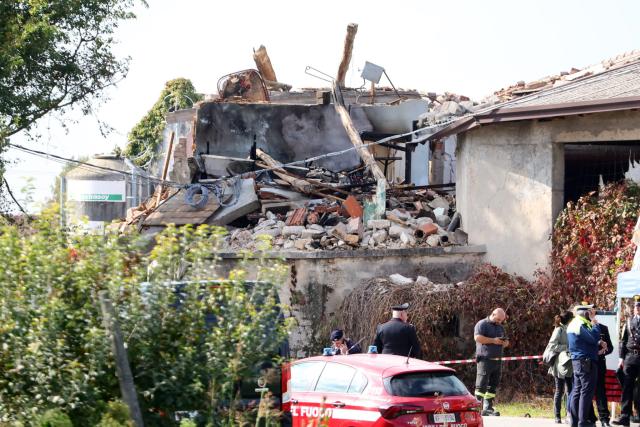 (251014) -- VERONA, Oct. 14, 2025 (Xinhua) -- This photo taken on Oct. 14, 2025 shows the explosion site in Castel d'Azzano, Verona, Italy. Three officers of Italy's carabinieri were killed and 15 others injured in a gas explosion in the country's north early Tuesday, local media reported.
   The blast occurred during an eviction operation involving police and firefighters, after three siblings filled the farmhouse with gas to resist the eviction following its foreclosure over long-standing debts, Ansa News Agency reported. (Xinhua)