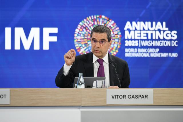 (251016) -- WASHINGTON, Oct. 16, 2025 (Xinhua) -- Vitor Gaspar, outgoing director of the IMF's fiscal affairs department, speaks at a press briefing on Fiscal Monitor in Washington, D.C., the United States. In the latest Fiscal Monitor released Wednesday, the IMF argued that enhancing spending efficiency can magnify gains "substantially," and alleviate the fiscal policy trilemma. (Xinhua/Li Rui)