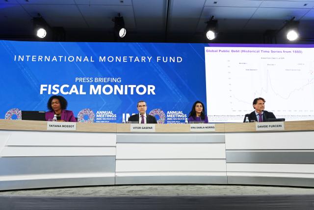 (251016) -- WASHINGTON, Oct. 16, 2025 (Xinhua) -- This photo taken on Oct. 15, 2025 shows a press briefing on the IMF release of Fiscal Monitor in Washington, D.C., the United States. In the latest Fiscal Monitor released Wednesday, the IMF argued that enhancing spending efficiency can magnify gains "substantially," and alleviate the fiscal policy trilemma. (Xinhua/Li Rui)