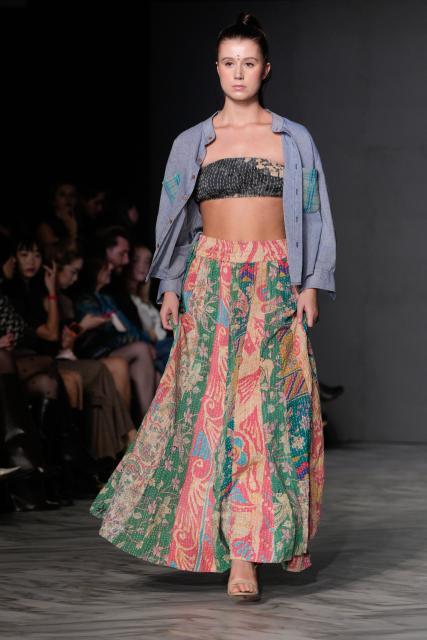 (251016) -- VANCOUVER, Oct. 16, 2025 (Xinhua) -- A model presents a creation of ANAHATAU during the Spring/Summer 2026 Collections Fashion Show at Vancouver Fashion Week in Vancouver, British Columbia, Canada, Oct. 15, 2025. (Photo by Liang Sen/Xinhua)