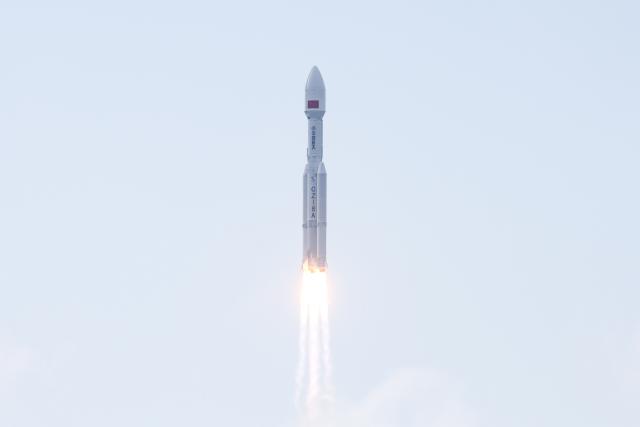 (251016) -- WENCHANG, Oct. 16, 2025 (Xinhua) -- A Long March-8A carrier rocket carrying the 12th group of low-orbit internet satellites blasts off from the Hainan commercial spacecraft launch site in south China's Hainan Province, Oct. 16, 2025. The rocket lifted off at 9:33 a.m. Thursday. It successfully placed the payloads into preset orbit. (Xinhua/Zhang Liyun)