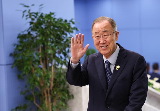 (251016) -- ROME, Oct. 16, 2025 (Xinhua) -- Ban Ki-moon, former secretary-general of the United Nations arrives the event commemorating World Food Day and the Food and Agriculture Organization of the United Nations (FAO)'s 80th anniversary in Rome, Italy, on Oct, 16, 2025. (Xinhua/Li Jing)