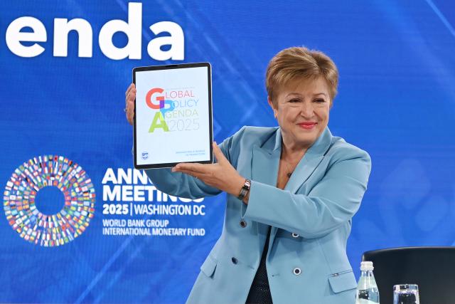 (251016) -- WASHINGTON, Oct. 16, 2025 (Xinhua) -- International Monetary Fund (IMF) Managing Director Kristalina Georgieva presents her Global Policy Agenda at the managing director's briefing on the Global Policy Agenda in Washington, D.C., the United States, Oct. 16, 2025. (Xinhua/Li Rui)