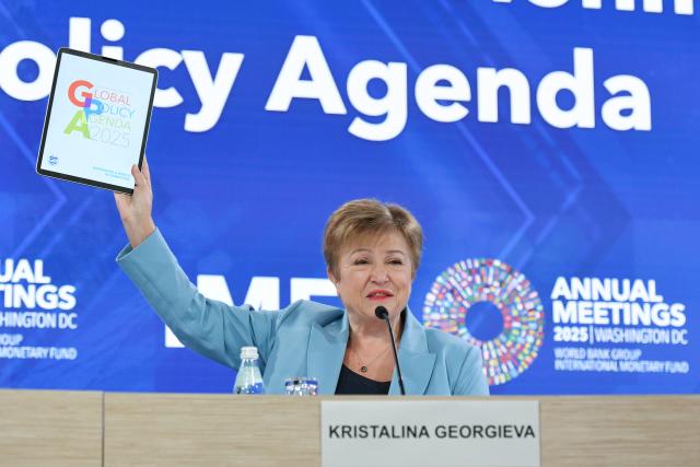 (251016) -- WASHINGTON, Oct. 16, 2025 (Xinhua) -- International Monetary Fund (IMF) Managing Director Kristalina Georgieva presents her Global Policy Agenda at the managing director's briefing on the Global Policy Agenda in Washington, D.C., the United States, Oct. 16, 2025. (Xinhua/Li Rui)