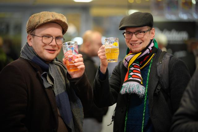 (251016) -- WARSAW, Oct. 16, 2025 (Xinhua) -- People enjoy beer at the 20th Warsaw Beer Festival in Warsaw, Poland, on Oct. 16, 2025. (Photo by Jaap Arriens/Xinhua)