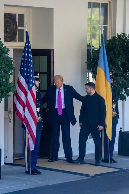 (251017) -- WASHINGTON, Oct. 17, 2025 (Xinhua) -- U.S. President Donald Trump (2nd L) welcomes Ukrainian President Volodymyr Zelensky at the White House in Washington, D.C., the United States, Oct 17, 2025. (Xinhua/Hu Yousong)