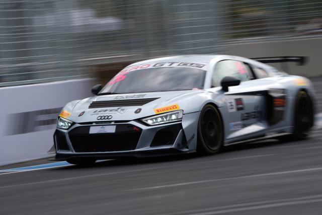(251018) -- BEIJING, Oct. 18, 2025 (Xinhua) -- Level Motorsports' driver Chuang Chi Shun of Chinese Taipei competes during the pre-qualifying session of SRO GT Cup at the Beijing Street Circuit in Beijing Economic-Technological Development Area (E-Town) of Beijing, China, Oct. 18, 2025. (Xinhua/Zheng Huansong)
