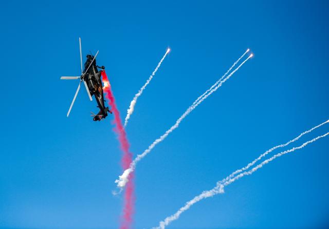 (251018) -- TIANJIN, Oct. 18, 2025 (Xinhua) -- A Z-10 helicopter performs during the 7th China Helicopter Exposition in north China's Tianjin Municipality, Oct. 18, 2025. The exposition opened to the general public on Saturday. (Xinhua/Zhao Zishuo)