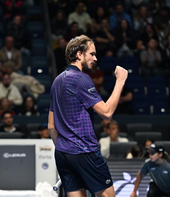 (251019) -- ALMATY, Oct. 19, 2025 (Xinhua) -- Daniil Medvedev of Russia celebrates scoring during the men's singles semifinal match against James Duckworth of Australia at the ATP250 Almaty Tennis Open in Almaty, Kazakhstan, on Oct. 18, 2025. (Xinhua/Li Renzi)